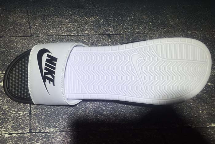 NIKE flip flop 819696-010