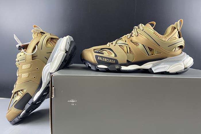 Ba*len*cia*ga track sneaker metal lic/mesh/washed gold