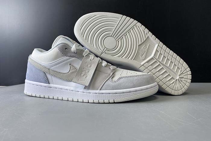 Air Jordan 1 Low Paris CV3043-100