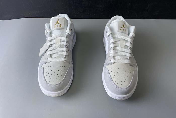 Air Jordan 1 Low Paris CV3043-100