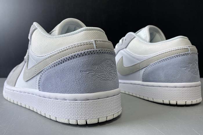 Air Jordan 1 Low Paris CV3043-100