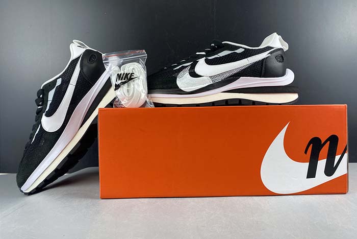 Sacai x Nike Pegasua Vaporfly Black White CI9928-001