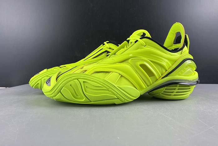 BALENCIAGE 5.0 TYREX 20SS RUNWAY 617535 W2UA1 7320