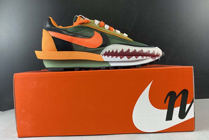 Sacai x Nike LVD Waffle Daybreak  BV0073-007