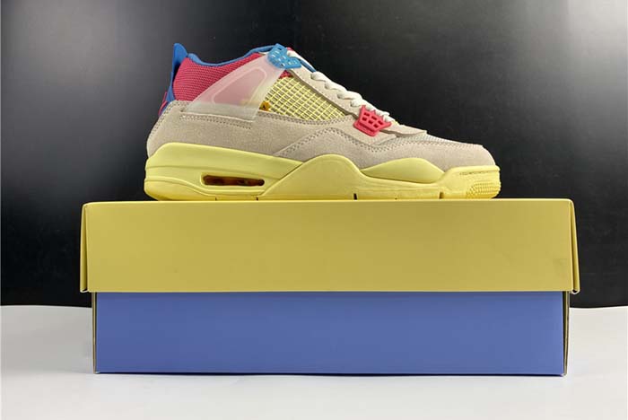 AIR JORDAN 4 RETRO UNION “GUAVA ICE” DC9533-800