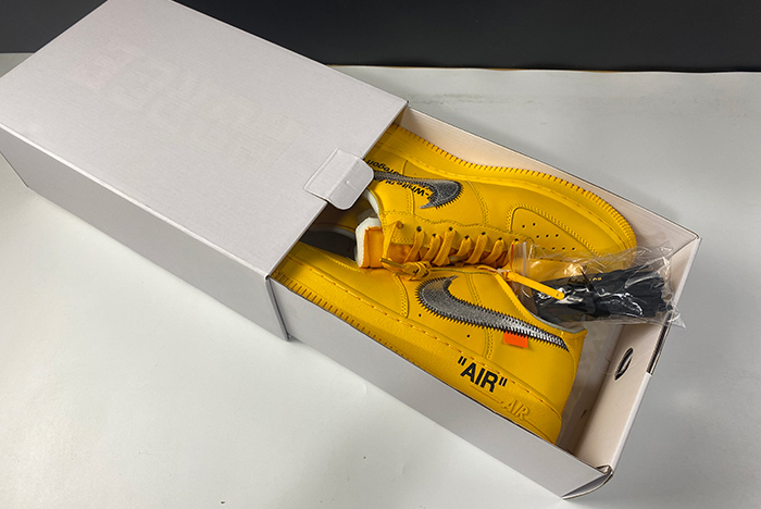 Nike Air Force 1 Low Off-White  University Gold Metallic Silver DD1876-700