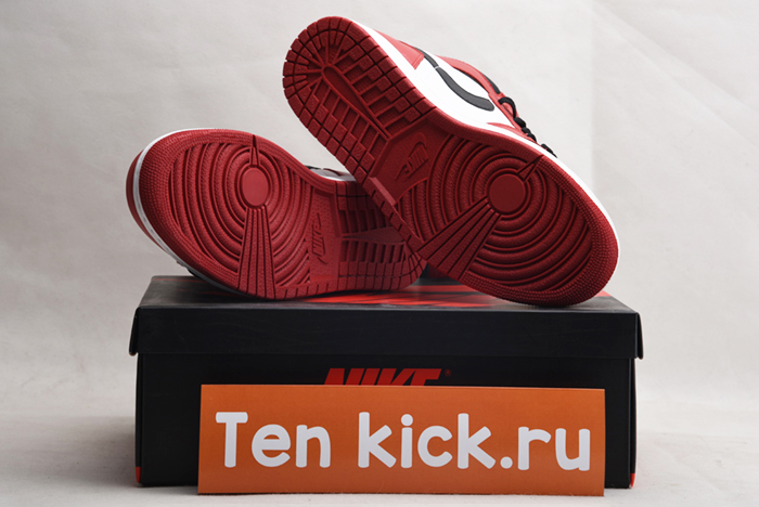 Air Jordan 1 Retro High OG Chicago Red 555088-101