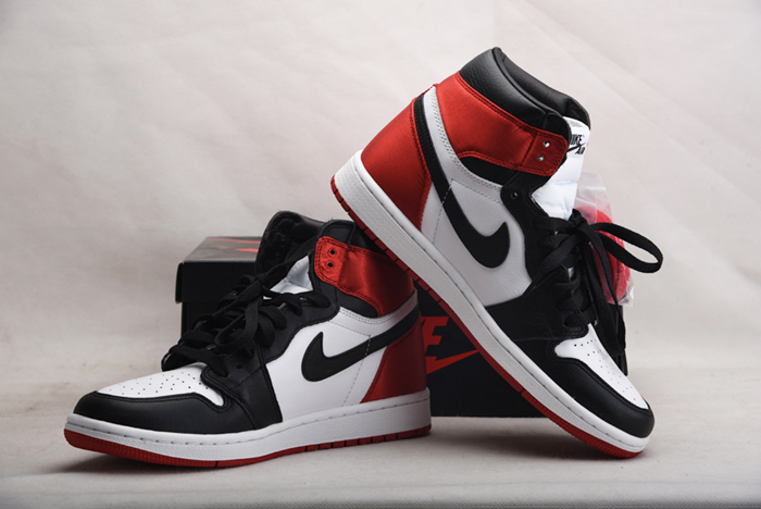 JORDAN 1 RETRO HIGH SATIN BLACK TOE - CD0461-016
