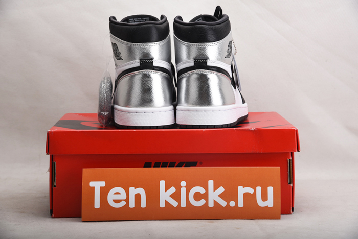 Air Jordan 1 High OG WMNS “Silver Toe”  CD0461-001