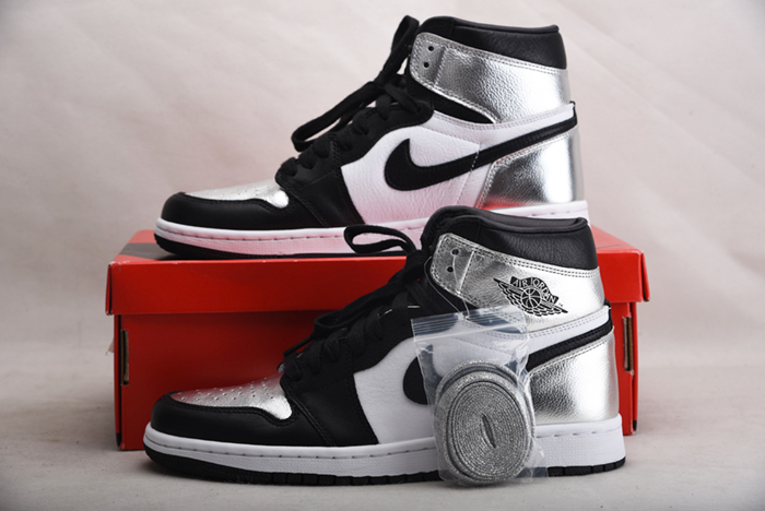 Air Jordan 1 High OG WMNS “Silver Toe”  CD0461-001