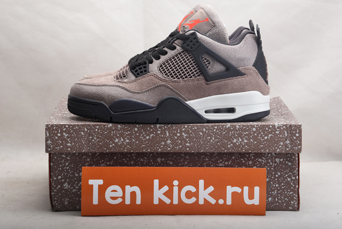 Air Jordan 4 Retro 