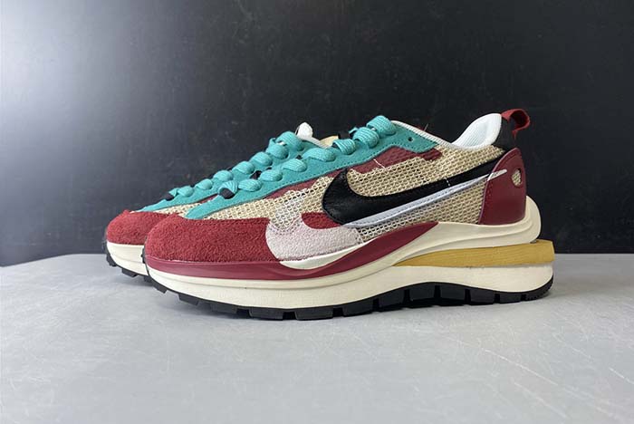 NIKE LDWAFFLE / SACAI CI9928 301