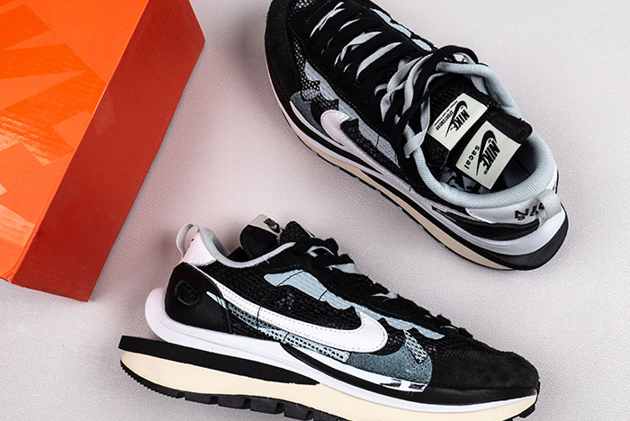 Sacai x Nike Pegasua Vaporfly Black White  CV1363-100
