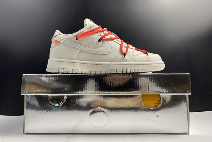 Off-White  x Nike Dunk Low CT0856- 900