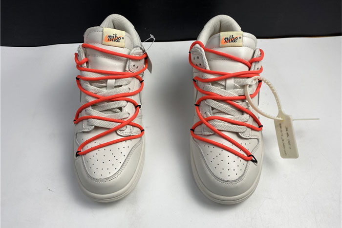 Off-White  x Nike Dunk Low CT0856- 900
