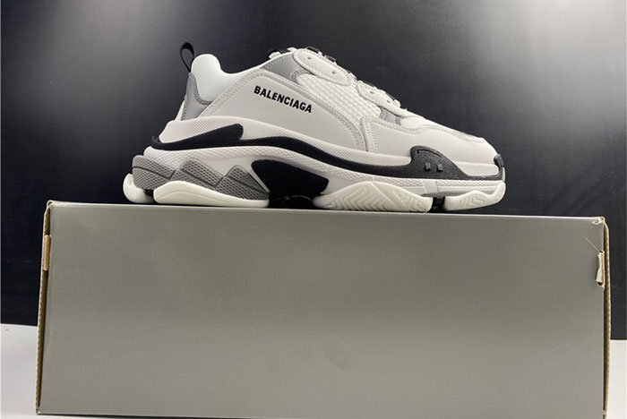 BALENCIAGE TRIPLE TRAINER 536737 W0901 9089
