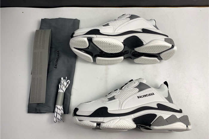 BALENCIAGE TRIPLE TRAINER 536737 W0901 9089