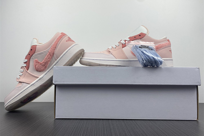 Jordan 1 Low SE Mighty Swooshers Pink(W) DM5443-666