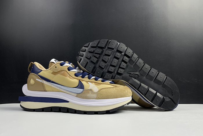 sacai x Nike VaporWaffle Sesame Blue Void DD1875-200