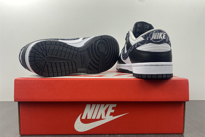 Nike Dunk Low WMNS “Black Paisley”  DH4401-100