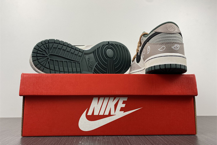 Nike Dunk Low RETRO DH0957-100