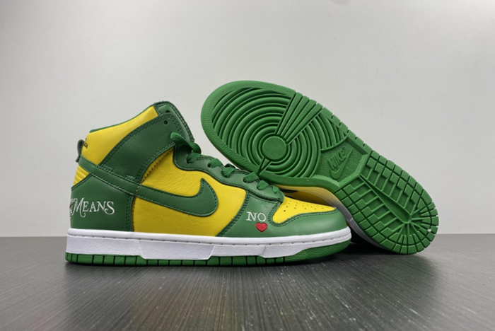 S*p*e x nike sb dunk high  dn3741-700