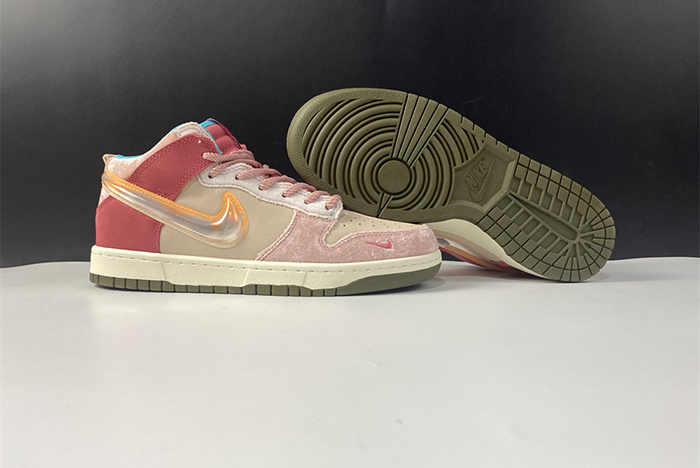 Social Status x Nk SB Dunk High Pro QS