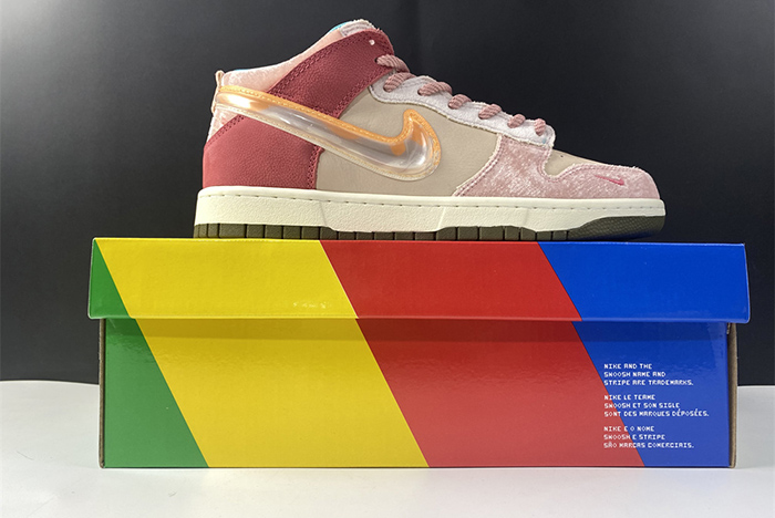 Social Status x Nk SB Dunk High Pro QS