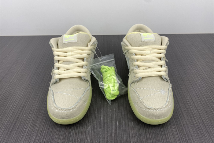 Dunk SB Nike SB  Low “Mummy”  DM0774-111
