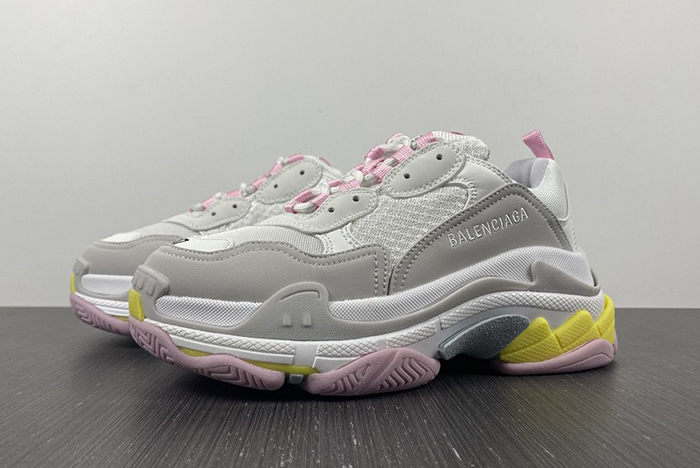 TRIPLE S SNEAKER 524039 W2FW4 7541