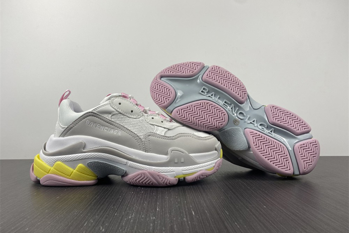 TRIPLE S SNEAKER 524039 W2FW4 7541