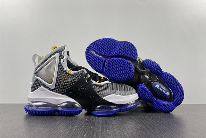 Nike Lebron  DC9340-002