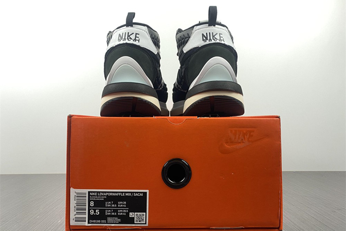 Nike Sacai DH9186-001