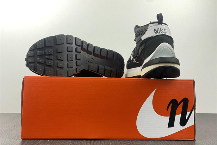 Nike Sacai DH9186-001