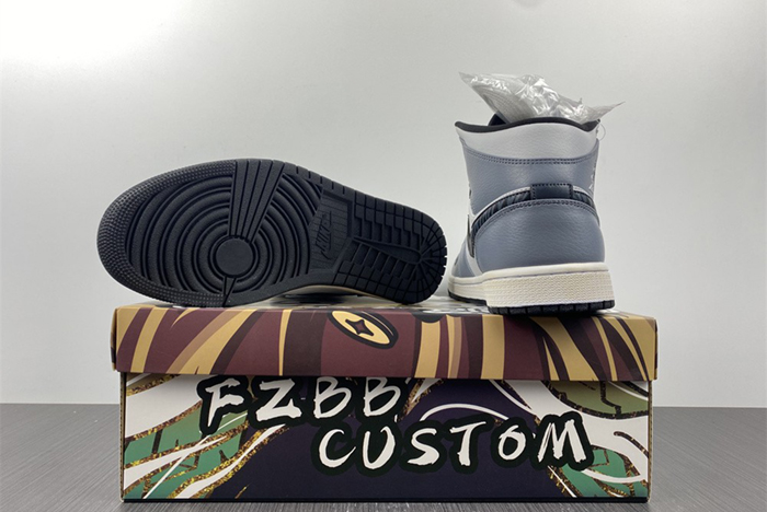 Air Jordan 1 Mid  554724-170