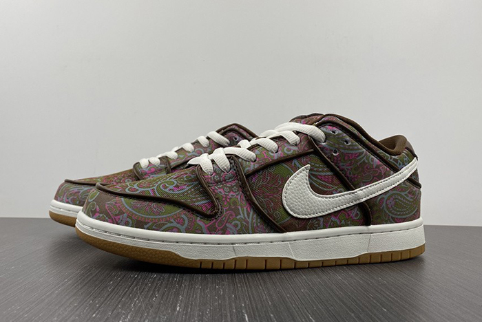 NIke SB Dunk Low “Paisley”  DH7534-200