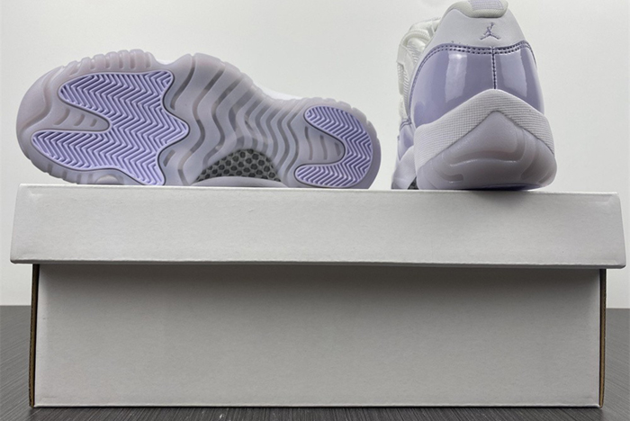Air Jordan 11 Low”WMNS PURE VIOLET  AH7860-101