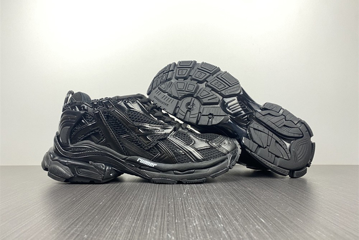 Ba*len*cia*ga -runner 677403 w3ra9 1000