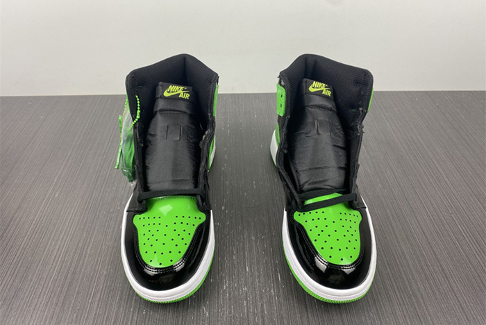 Air Jordan 1 Retro  OG  555088-030 X4