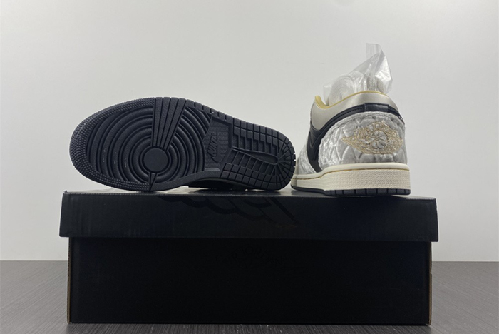 AIR JORDAN 1 LOW SE  DV1762-001