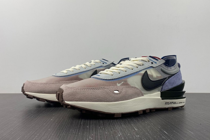 NIKE Waffle One  DM5446-701