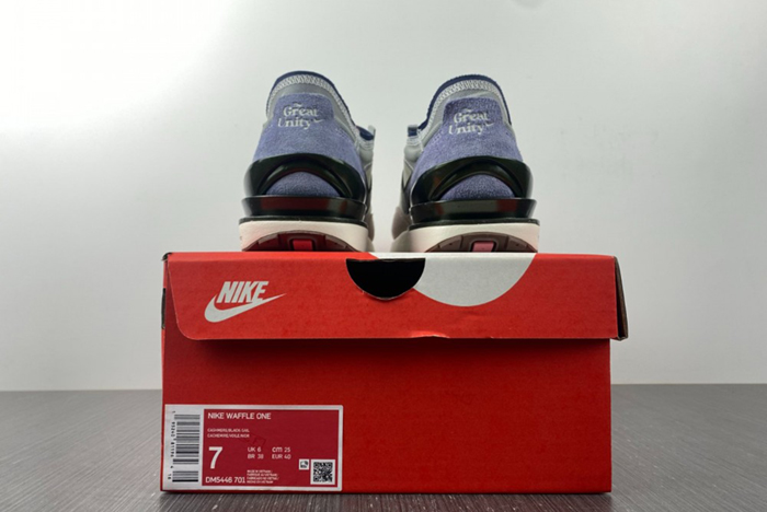 NIKE Waffle One  DM5446-701
