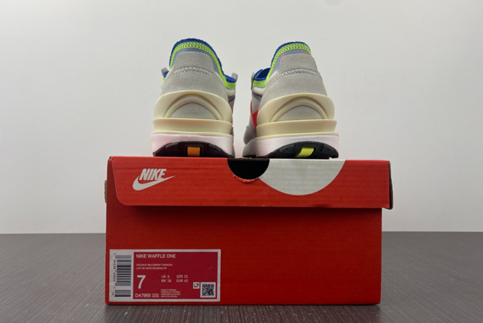 NIKE Waffle One  DA7995-101