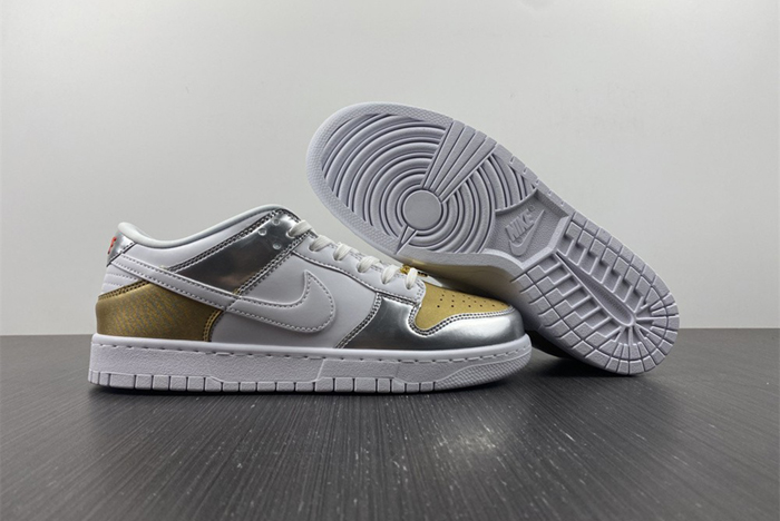 Nike Dunk Low WMNS “Metallic”  DH4403-700