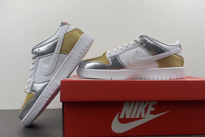 Nike Dunk Low WMNS “Metallic”  DH4403-700
