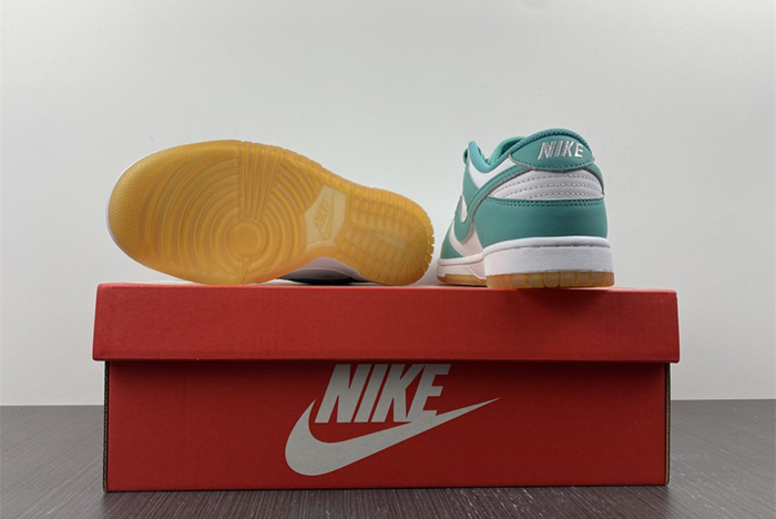 Nike Dunk Low “Turquoise and Orange”  DV2190-100