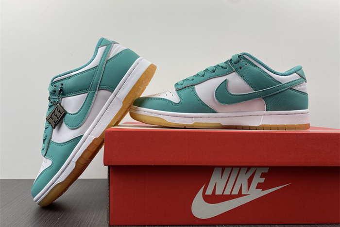 Nike Dunk Low “Turquoise and Orange”  DV2190-100