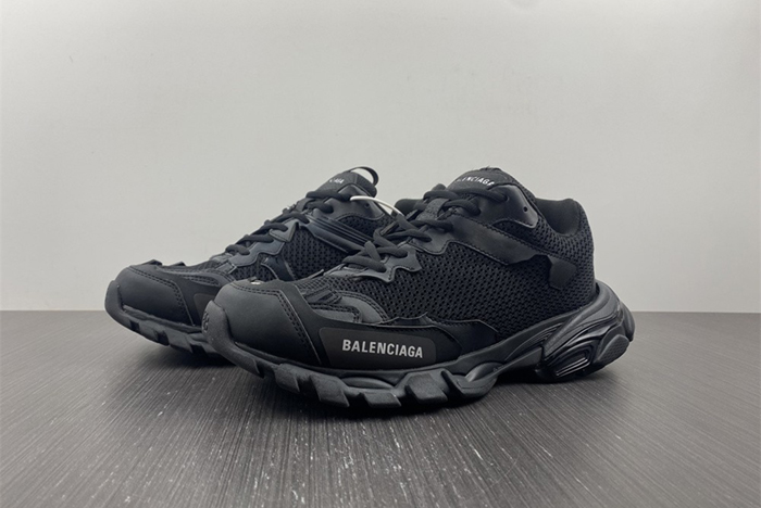 Balenciag  Track 3.0 Black  700875W3RF11090