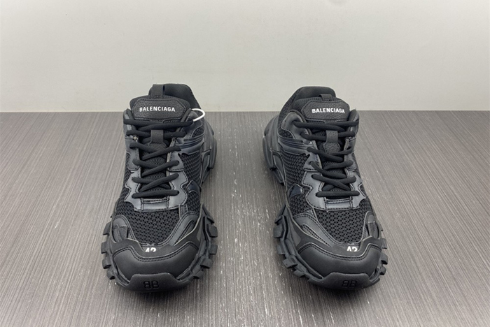 Balenciag  Track 3.0 Black  700875W3RF11090
