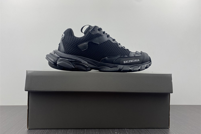 Balenciag  Track 3.0 Black  700875W3RF11090
